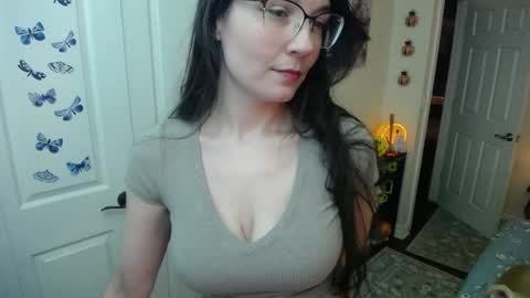 Snapshot of alice_asks chatting on 05-24-26, 03:55 Alice Asks online show from 05-24-26, 03:55