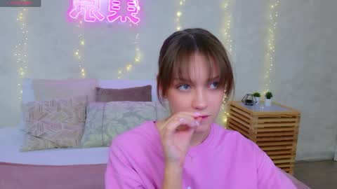 Alice in Wonderland  online show from 04-22-26, 05:14