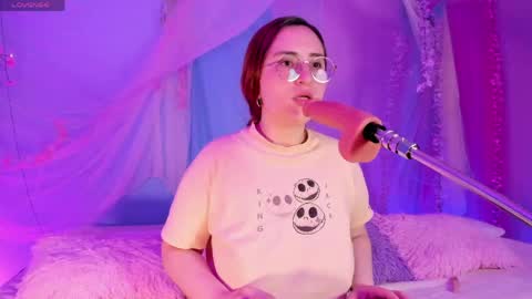 Snapshot of alice_cute77 chatting on 05-03-26, 04:51 Mey online show from 05-03-26, 04:51
