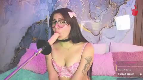 Snapshot of alice_cute77 chatting on 05-08-26, 08:25 Mey online show from 05-08-26, 08:25
