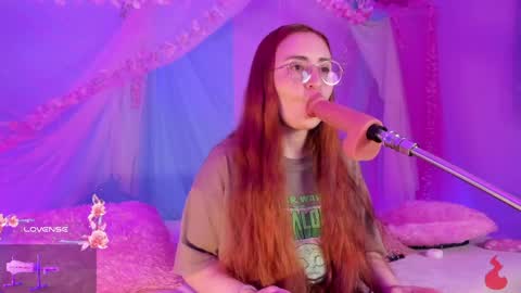 Snapshot of alice_cute77 chatting on 05-14-26, 01:45 Mey online show from 05-14-26, 01:45