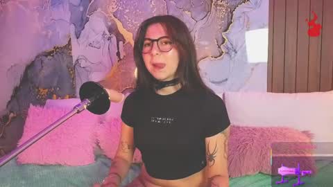 Snapshot of alice_cute77 chatting on 05-14-26, 02:46 Mey online show from 05-14-26, 02:46