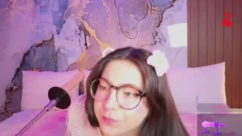 Snapshot of alice_cute77 chatting on 05-27-26, 02:25 Mey online show from 05-27-26, 02:25
