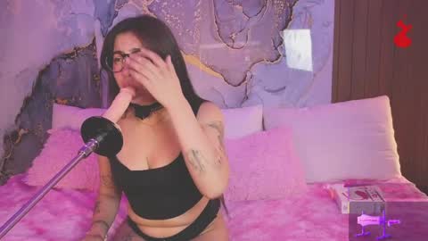 Snapshot of alice_cute77 chatting on 05-30-26, 02:25 Mey online show from 05-30-26, 02:25