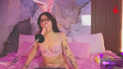 Snapshot of alice_cute77 chatting on 06-03-26, 02:19 Mey online show from 06-03-26, 02:19