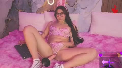 Snapshot of alice_cute77 chatting on 06-03-26, 02:33 Mey online show from 06-03-26, 02:33
