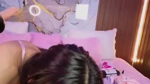 Snapshot of alice_cute77 chatting on 06-11-26, 02:26 Mey online show from 06-11-26, 02:26