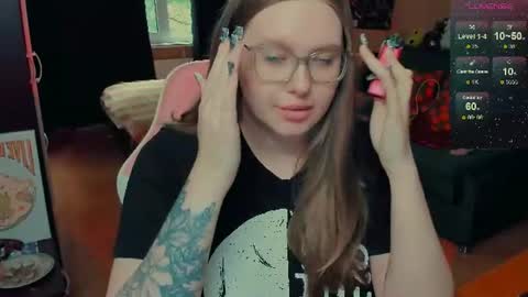 Snapshot of alice_dreamgirl_ chatting on 07-22-26, 01:58 Alice 3 online show from 07-22-26, 01:58