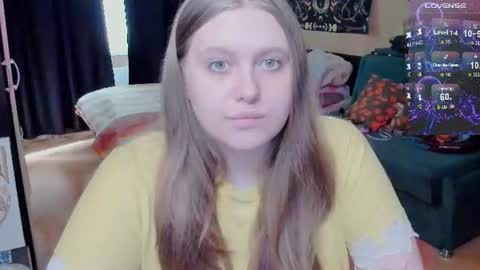 Snapshot of alice_dreamgirl_ chatting on 08-05-26, 12:19 Alice 3 online show from 08-05-26, 12:19
