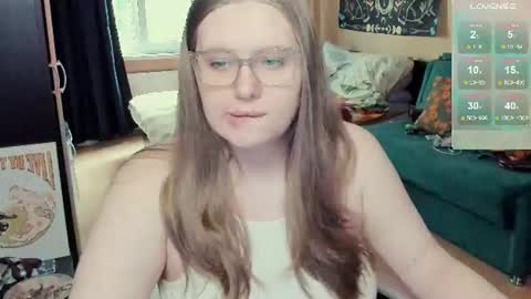 Snapshot of alice_dreamgirl_ chatting on 08-06-26, 08:38 Alice 3 online show from 08-06-26, 08:38