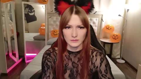 Snapshot of alice_gold__ chatting on 10-31-25, 02:12 Ur future wife Alice 8 pm - 4 am NY time online show from 10-31-25, 02:12