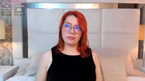 Snapshot of alice_gomezz chatting on 11-12-25, 10:30 Alice online show from 11-12-25, 10:30