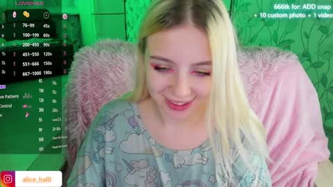 alice_halle online show from 12-15-24, 10:39