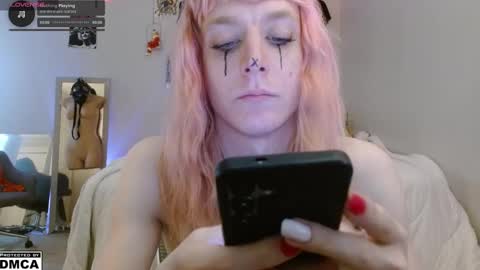 Alice Hatchette online show from 10-30-25, 02:18