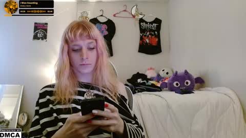 Alice Hatchette online show from 11-06-25, 04:08