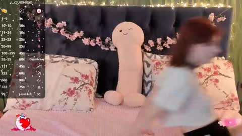 Snapshot of alice_langley chatting on 09-27-25, 11:37 Alice 3 online show from 09-27-25, 11:37