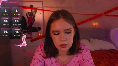 Snapshot of alice_miiiller chatting on 10-22-25, 06:40 Alice online show from 10-22-25, 06:40