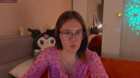 Snapshot of alice_miiiller chatting on 11-16-25, 03:06 Alice online show from 11-16-25, 03:06