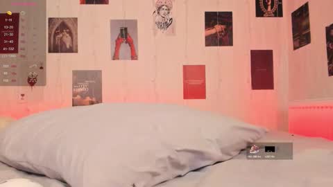 Snapshot of alice_moonshard chatting on 12-20-25, 12:56 Alice online show from 12-20-25, 12:56