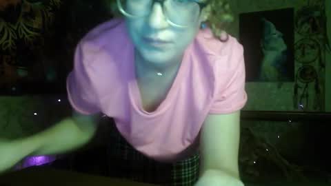 Snapshot of alice_peach chatting on 10-24-25, 10:55 bigclit daddy squirt bigdildo fit online show from 10-24-25, 10:55