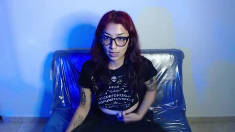      online show from 12-02-25, 12:49