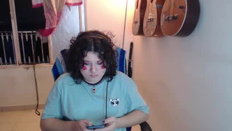 Snapshot of alice_psilocybe_sabina420 chatting on 10-16-25, 04:24 Alicia Aldara online show from 10-16-25, 04:24