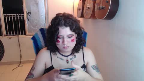 Snapshot of alice_psilocybe_sabina420 chatting on 11-14-25, 04:44 Alicia Aldara online show from 11-14-25, 04:44
