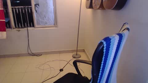 Snapshot of alice_psilocybe_sabina420 chatting on 12-02-25, 09:36 Alicia Aldara online show from 12-02-25, 09:36