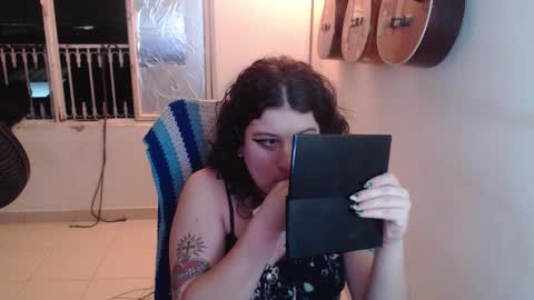 Snapshot of alice_psilocybe_sabina420 chatting on 12-05-25, 09:18 Alicia Aldara online show from 12-05-25, 09:18