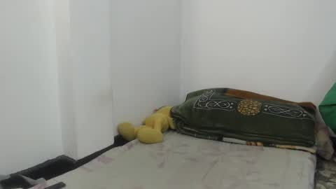 Alicia Aldara online show from 02-25-26, 01:54