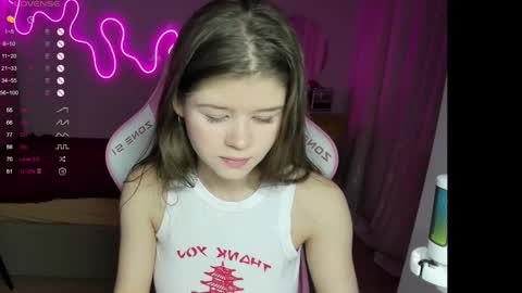 Snapshot of alice_tails chatting on 03-09-25, 11:36 Alice online show from 03-09-25, 11:36