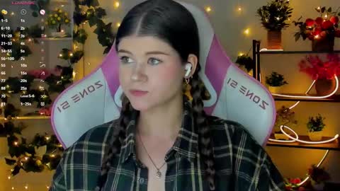 Snapshot of alice_tails chatting on 09-26-25, 09:30 Alice online show from 09-26-25, 09:30