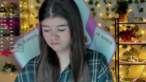 Snapshot of alice_tails chatting on 10-24-25, 09:11 Alice online show from 10-24-25, 09:11