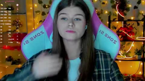 Snapshot of alice_tails chatting on 11-07-25, 09:59 Alice online show from 11-07-25, 09:59