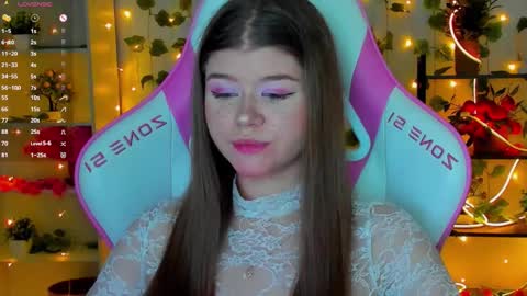 Snapshot of alice_tails chatting on 11-09-25, 10:35 Alice online show from 11-09-25, 10:35