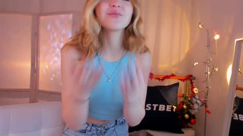 Alice  online show from 12-19-24, 01:40