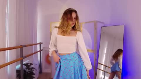 Alice  online show from 10-02-25, 01:51