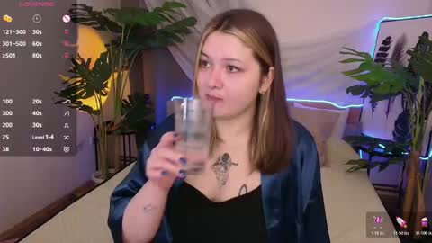 Alice  online show from 12-14-25, 05:29