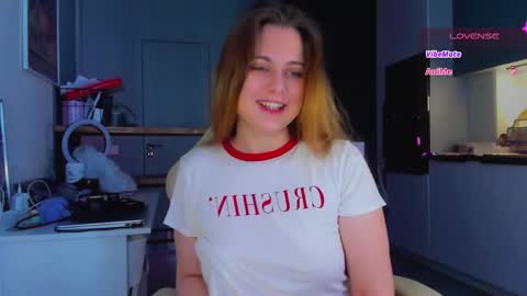 Snapshot of alice_wander chatting on 05-01-26, 04:06 Alice online show from 05-01-26, 04:06