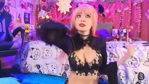 Snapshot of alicebenett_ chatting on 07-17-26, 10:36 online show from 07-17-26, 10:36