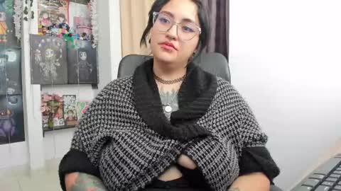 Snapshot of alicebrinck chatting on 03-11-25, 06:08 Alice Brinck online show from 03-11-25, 06:08