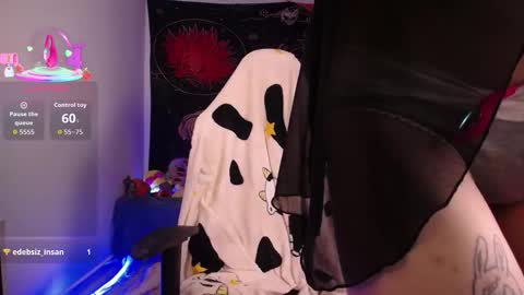 Snapshot of alicedangerxx chatting on 12-03-25, 08:51 Alice Danger online show from 12-03-25, 08:51