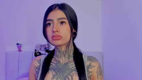 Snapshot of alicee_0 chatting on 10-22-25, 07:24 Alice online show from 10-22-25, 07:24