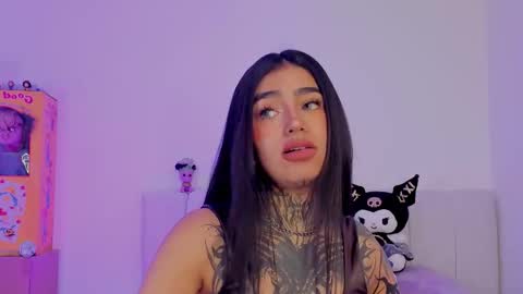 Snapshot of alicee_0 chatting on 10-25-25, 03:07 Alice online show from 10-25-25, 03:07