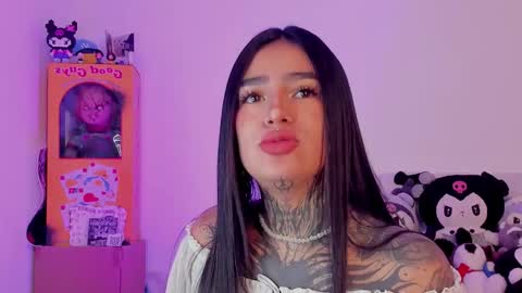 Snapshot of alicee_0 chatting on 12-15-25, 10:58 Alice online show from 12-15-25, 10:58