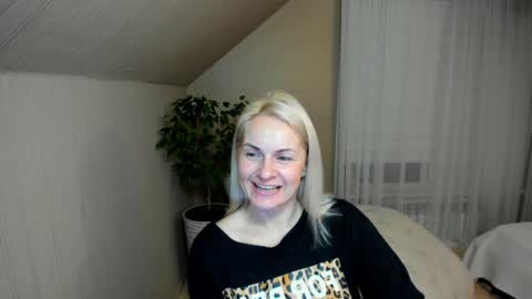 Snapshot of alicee__grace chatting on 01-03-25, 09:05 Alicee online show from 01-03-25, 09:05