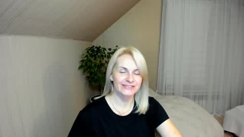 Snapshot of alicee__grace chatting on 01-04-25, 08:16 Alicee online show from 01-04-25, 08:16