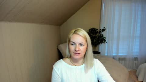 Snapshot of alicee__grace chatting on 01-15-25, 12:47 Alicee online show from 01-15-25, 12:47