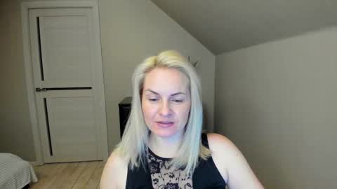 Snapshot of alicee__grace chatting on 02-20-25, 06:57 Alicee online show from 02-20-25, 06:57