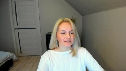 Snapshot of alicee__grace chatting on 02-23-25, 02:04 Alicee online show from 02-23-25, 02:04
